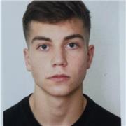 Profesor tanto de Química (cursando la carrera de química en la UCM),inglés (titulado con el CAE Certificate in Advanced English) y amplios conocimientos en matemáticas como de física. Imparto clases a alumnos de cualquier edad